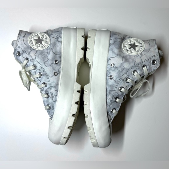 Converse Women’s Chuck Taylor All Star Lugged High Top Gray Platform Shoe Size-7 - Picture 9 of 9